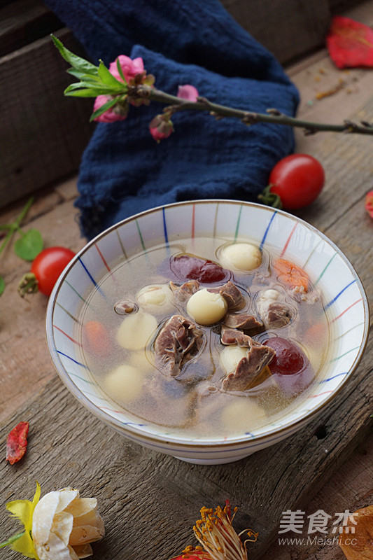 莲子猪心汤成品图