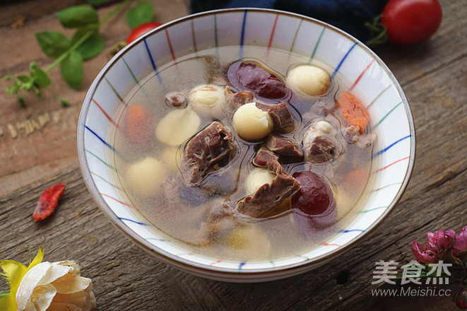 莲子猪心汤成品图